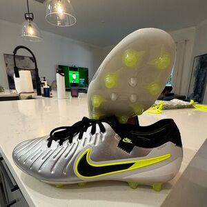 Nike Tiempo Legend 10 Elite Artificial-Grass Soccer Cleats Size 7.5 - DV4330-001